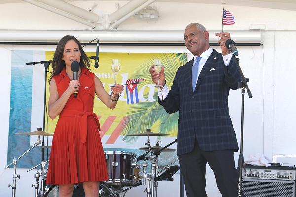 Carnival Cruise CEO Arnold Donald